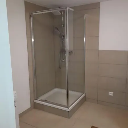 Loft Im Erdgeschoss, 45m², Kreuzbergl Lägenhet
